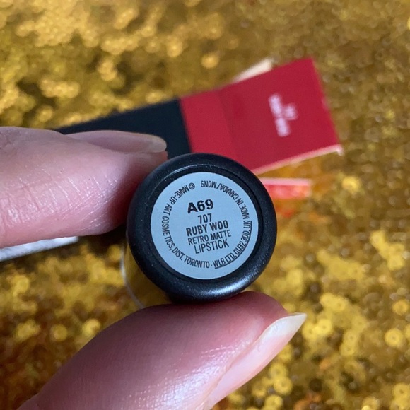 MAC Lipstick - Ruby Woo full size NEW - Picture 5 of 5